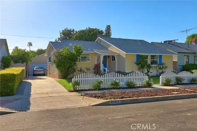 8101 Lesner Avenue, Lake Balboa, CA 91406