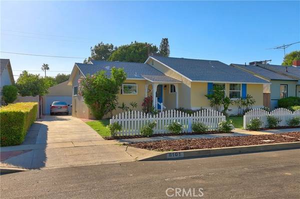 8101 Lesner Avenue, Lake Balboa, CA 91406