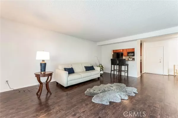 5460 White Oak Avenue #E201, Encino, CA 91316