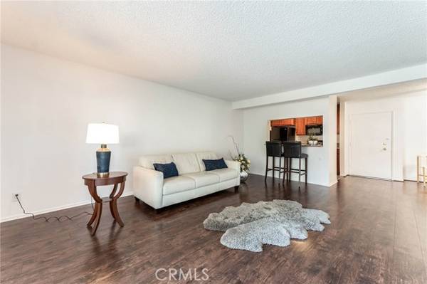 5460 White Oak Avenue #E201, Encino, CA 91316