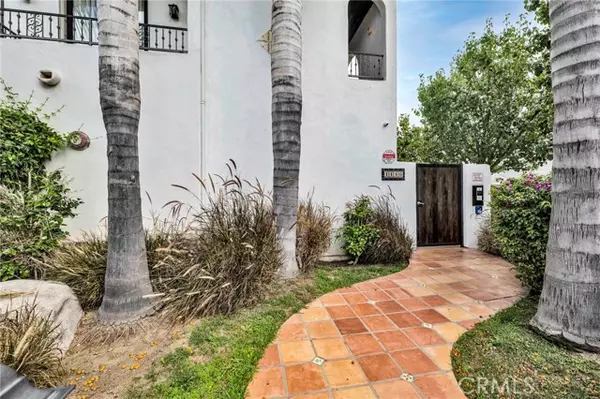 Toluca Lake, CA 91602,4440 Talofa Avenue #101