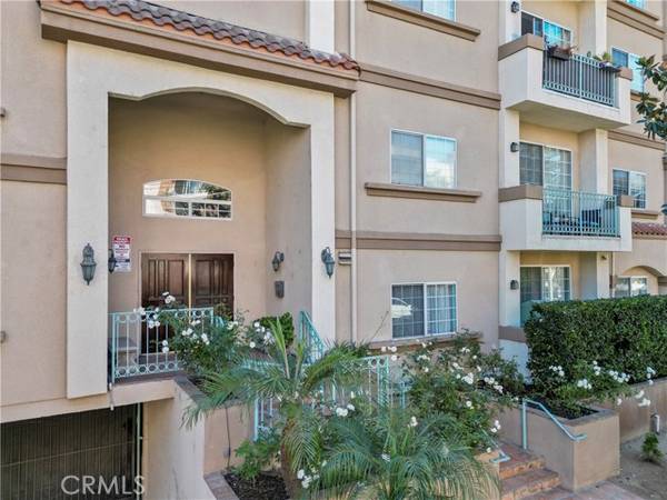 Toluca Lake, CA 91602,10626 Valley Spring Lane #404