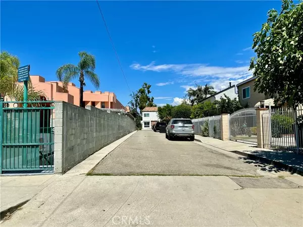 North Hollywood, CA 91606,12363 Sylvan Street