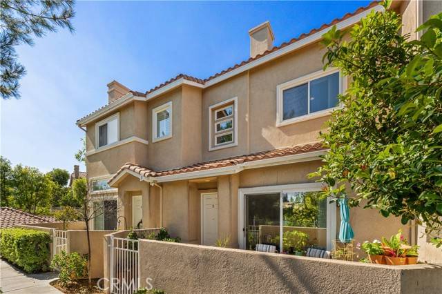 25720 Armstrong Circle, unit B, Stevenson Ranch, CA 91381