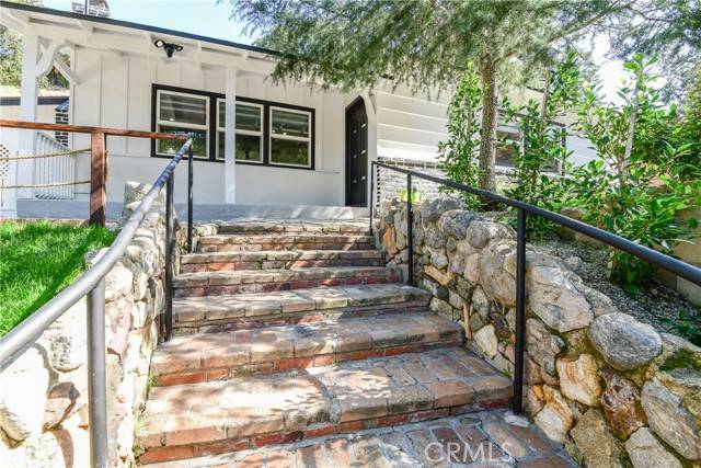 10260 Willow Springs Lane, Sunland, CA 91040