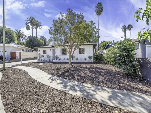 10807 Wescott Avenue, Sunland, CA 91040