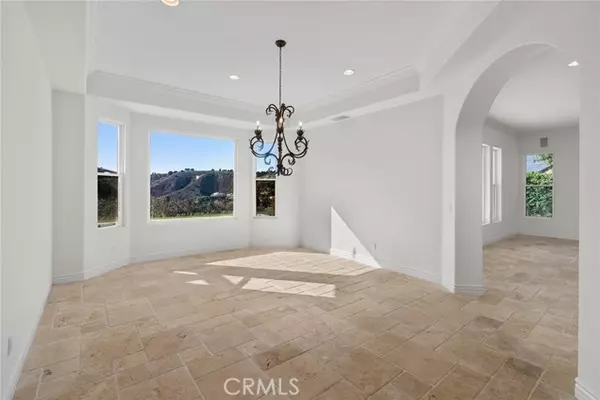 Calabasas, CA 91302,3339 VIA VERDE Court