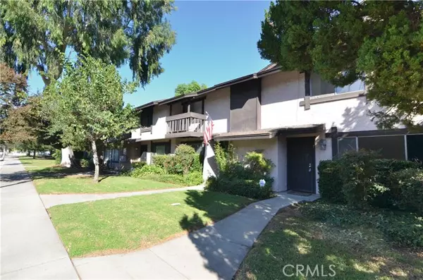 Reseda, CA 91335,7570 Corbin Avenue #7