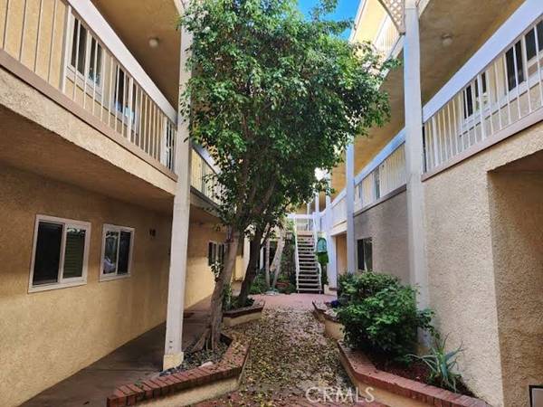 Valley Village, CA 91601,4807 Beck Avenue #5