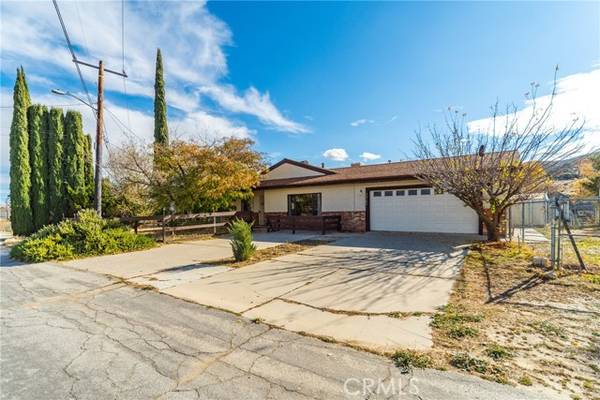 42704 Coolcrest Drive, Lake Hughes, CA 93532