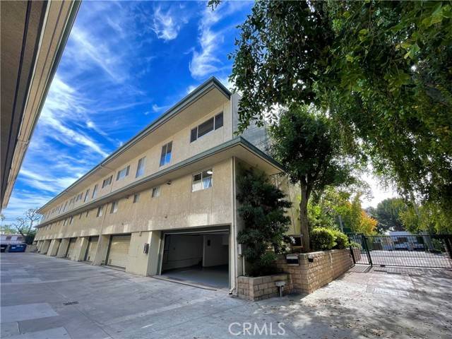 14915 Hamlin Street, Van Nuys, CA 91411