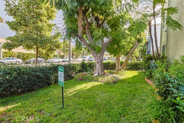 1950 Cloverfield Boulevard #12, Santa Monica, CA 90404