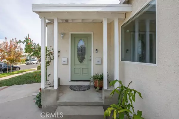 17622 Bromley Street, Encino, CA 91316