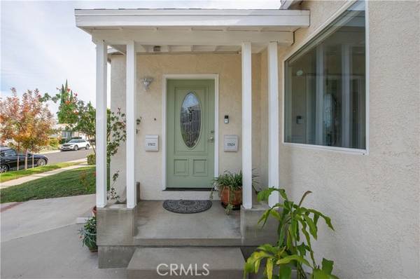 17622 Bromley Street, Encino, CA 91316