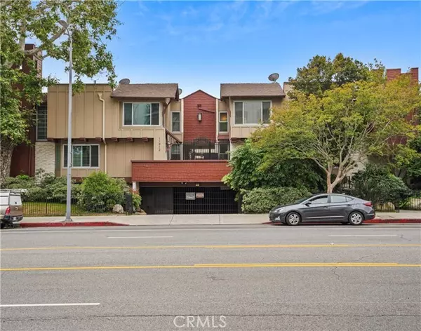 11912 Riverside Drive #19, Valley Village, CA 91607