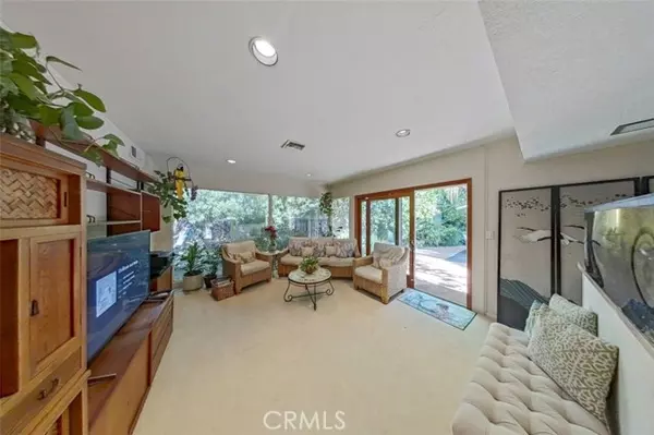 Sherman Oaks, CA 91403,3440 Castlewoods Place