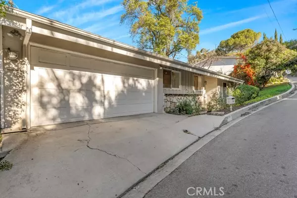 4124 Witzel Drive, Sherman Oaks, CA 91423