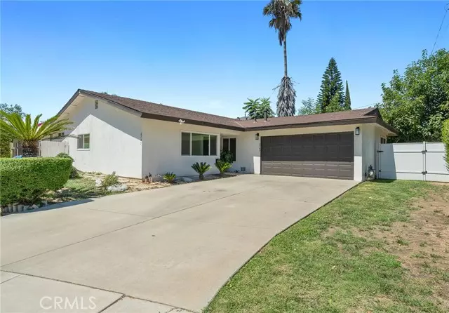 6747 Blewett Avenue, Lake Balboa, CA 91406