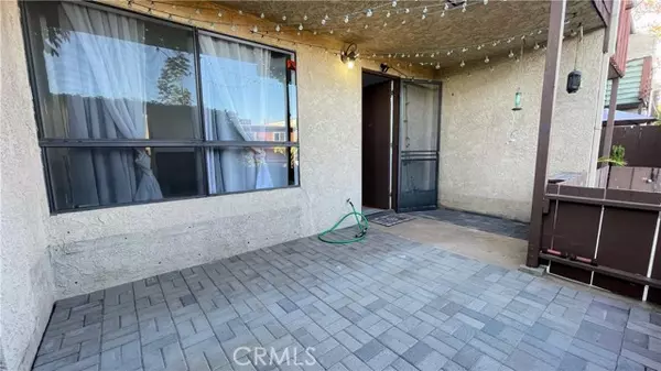 Panorama City, CA 91402,9350 Moonbeam Avenue #6