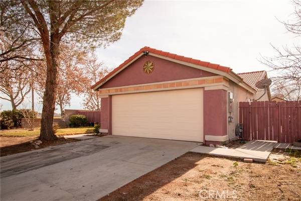 2354 E Kettering Street, Lancaster, CA 93535