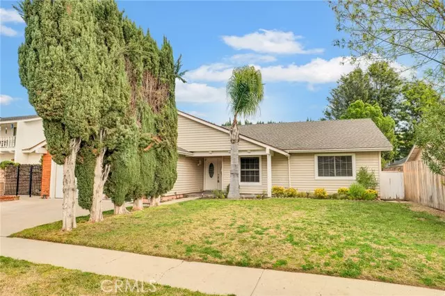 68 Oakleaf Avenue, Oak Park, CA 91377