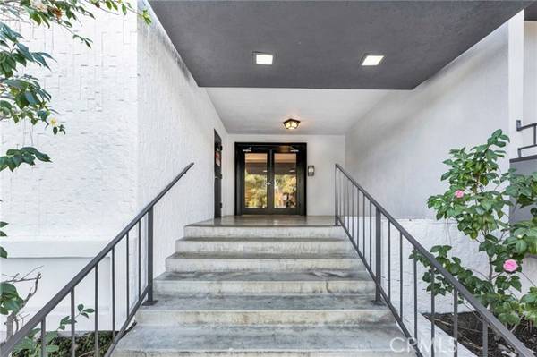 16012 Moorpark Street #304A, Encino, CA 91436