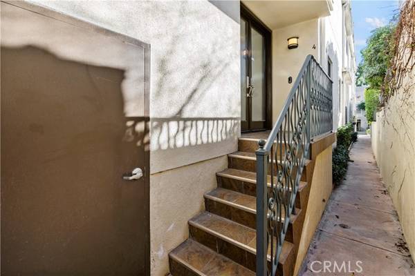 Studio City, CA 91604,11855 Laurelwood Drive #4