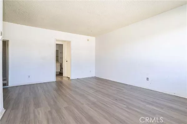 Panorama City, CA 91402,8800 Cedros Ave #217