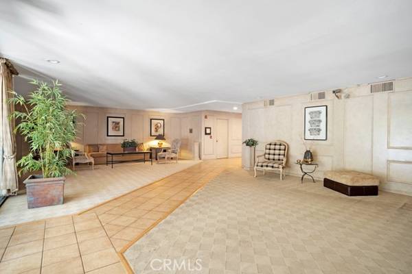 4454 Ventura Canyon Avenue #307, Sherman Oaks, CA 91423