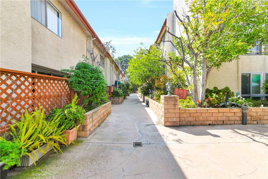 5115 Kester Avenue #306, Sherman Oaks, CA 91403