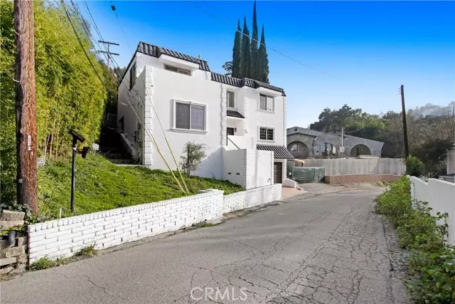 Sherman Oaks, CA 91423,13342 Galewood Street