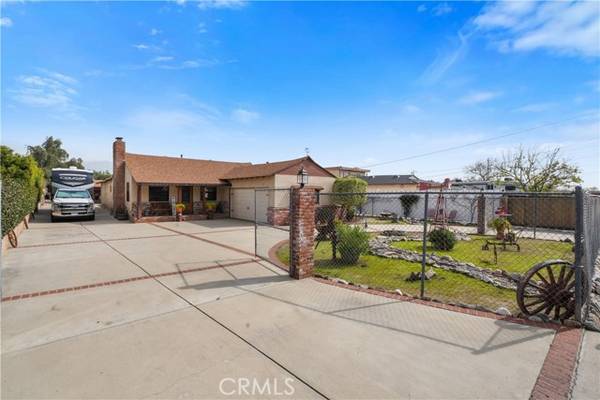 11370 Clybourn Avenue, Sylmar, CA 91342