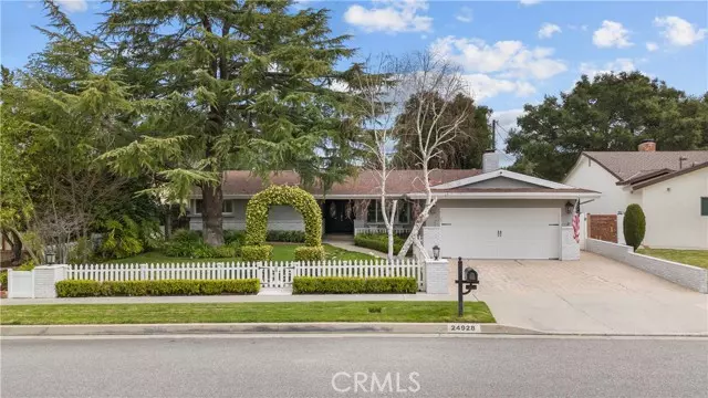 24928 Green Mill Avenue, Newhall, CA 91321