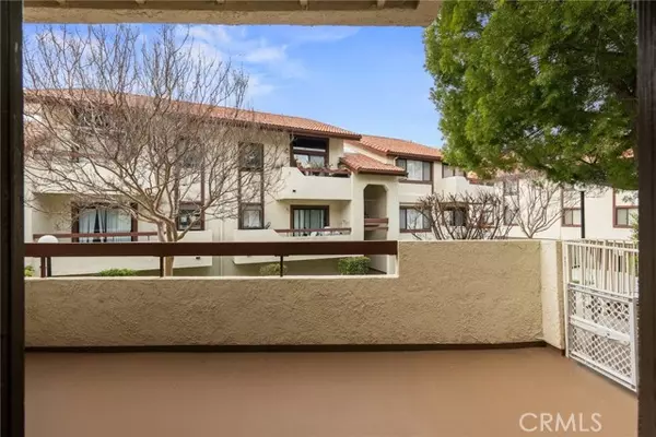 Canyon Country, CA 91387,18142 Sundowner Way #1165