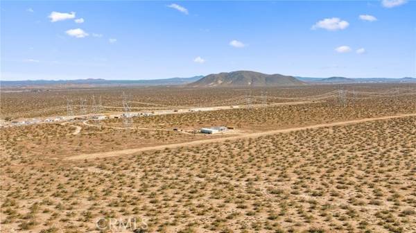 21001 E Avenue U, Llano, CA 93544