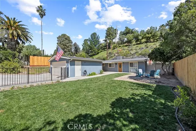 Saugus, CA 91350,27638 Santa Clarita Road