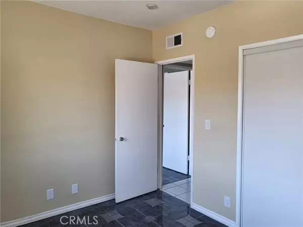 Panorama City, CA 91402,9119 Wakefield Avenue #18