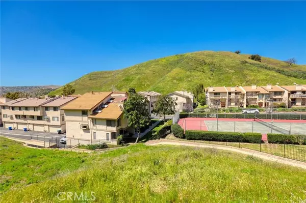 Calabasas, CA 91302,26014 Alizia Canyon Drive #C