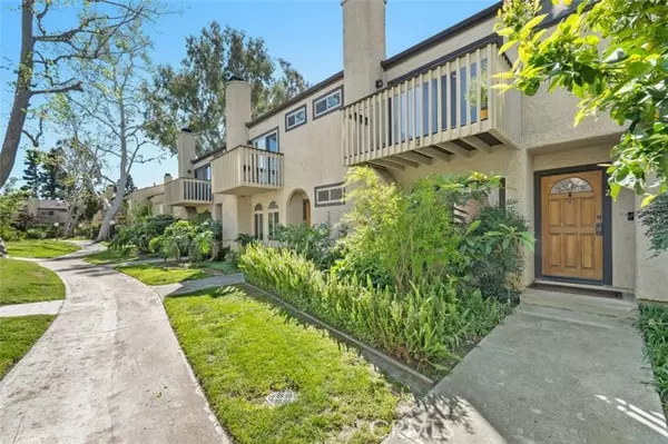 Lake Balboa, CA 91406,6740 Encino Avenue #2