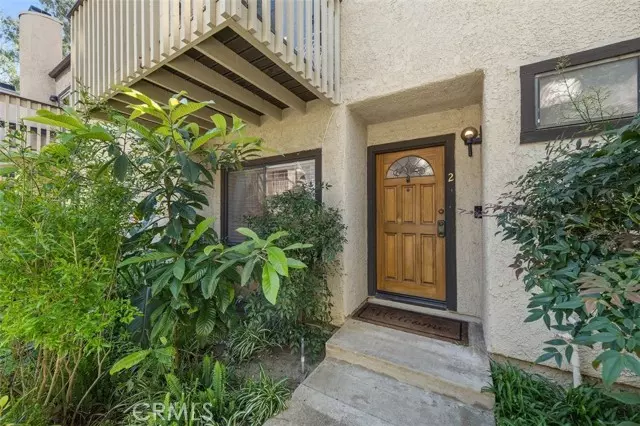 6740 Encino Avenue #2, Lake Balboa, CA 91406