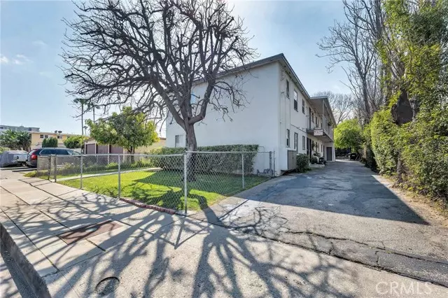 5653 Bakman Avenue, North Hollywood, CA 91601