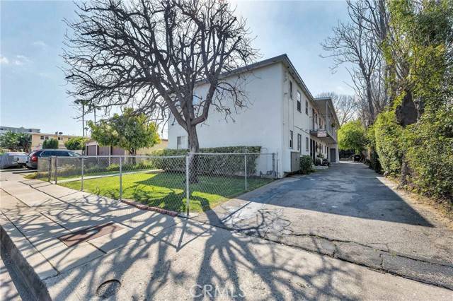 5653 Bakman Avenue, North Hollywood, CA 91601