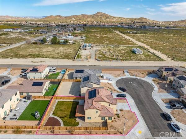 2431 Lugar Precioso Court, Rosamond, CA 93560