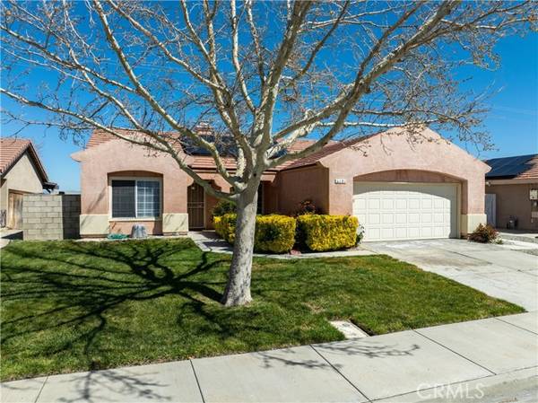 6121 Golding Drive, Lancaster, CA 93536