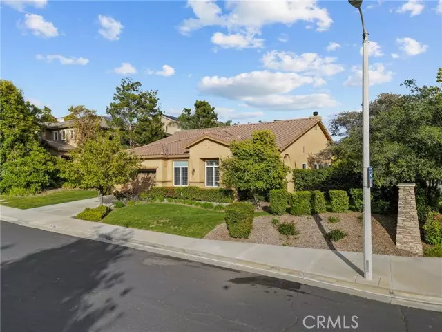 28308 Hidden Hills Drive, Saugus, CA 91390