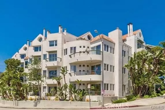 Pacific Palisades, CA 90272,15425 Antioch Street #104