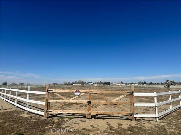 9115 E Ave Q4, Palmdale, CA 93591