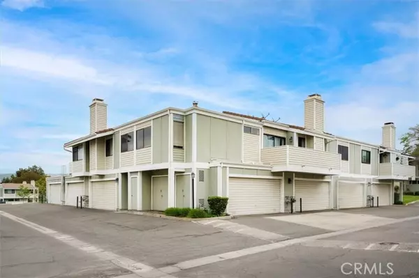 Canyon Country, CA 91351,27072 Hidaway Avenue #3