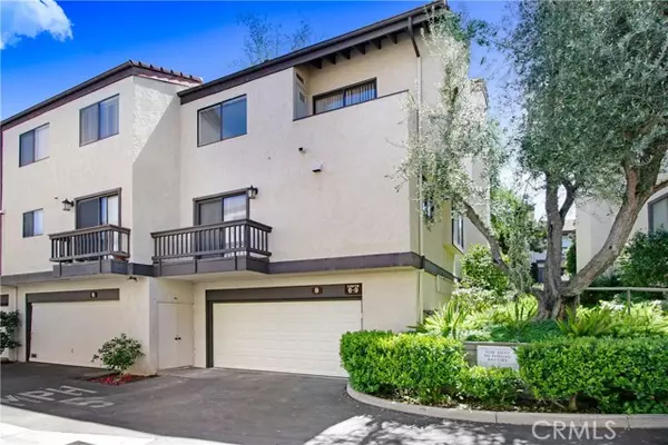 Woodland Hills, CA 91367,5757 Owensmouth Avenue #9