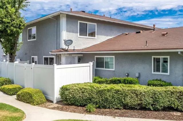 Saugus, CA 91350,28001 Robin Avenue